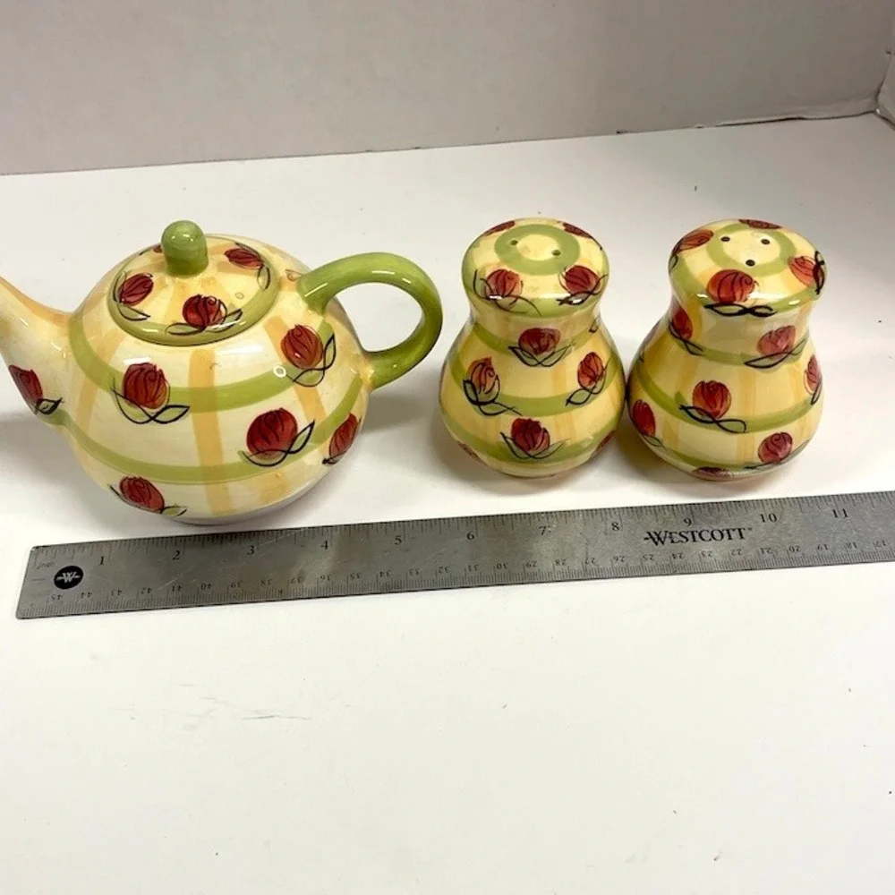 Royal Norfolk Ceramic Miniature Teapot Salt and Pepper Shakers Set Tulip Plaid